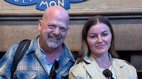 rick harrison wife.